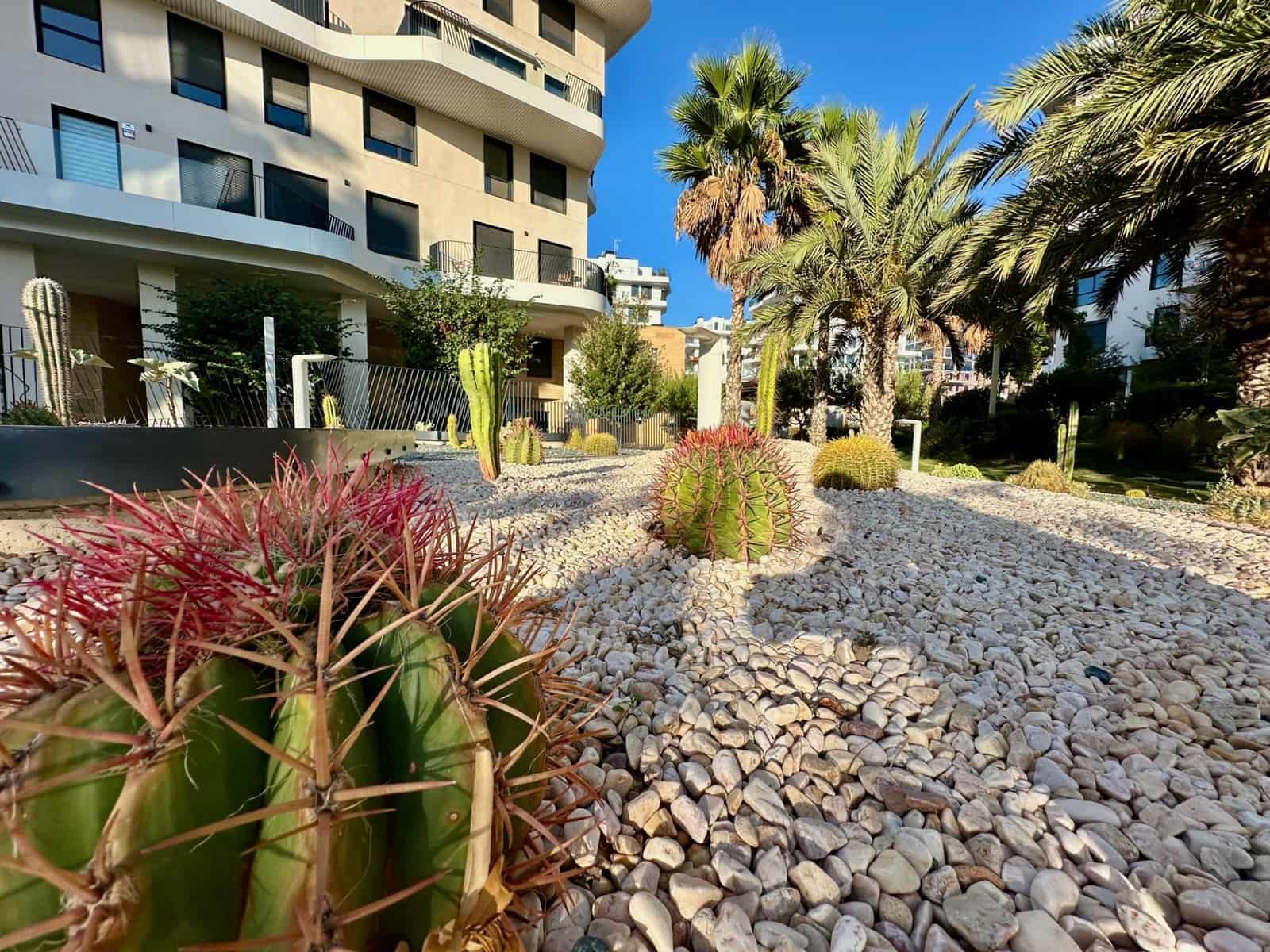 3 bedroom Apartment for rent in La Villajoyosa / Vila Joiosa with pool - € 2,400 (Ref: 9995776)