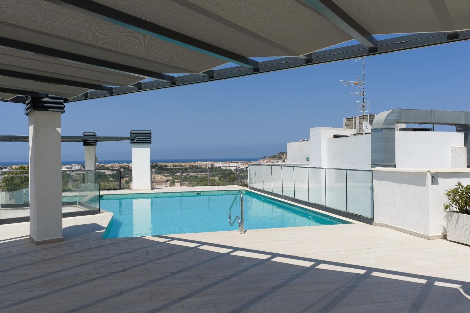 Apartamento en Dénia en venta con piscina - 225.000 € (Ref: 9997106)