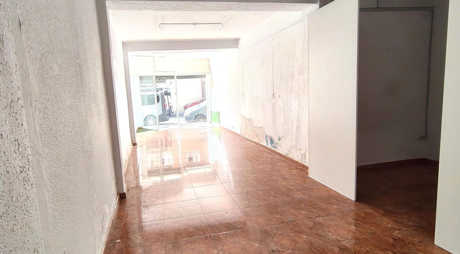 Commercial for rent in Elche / Elx - € 400 (Ref: 9998791)