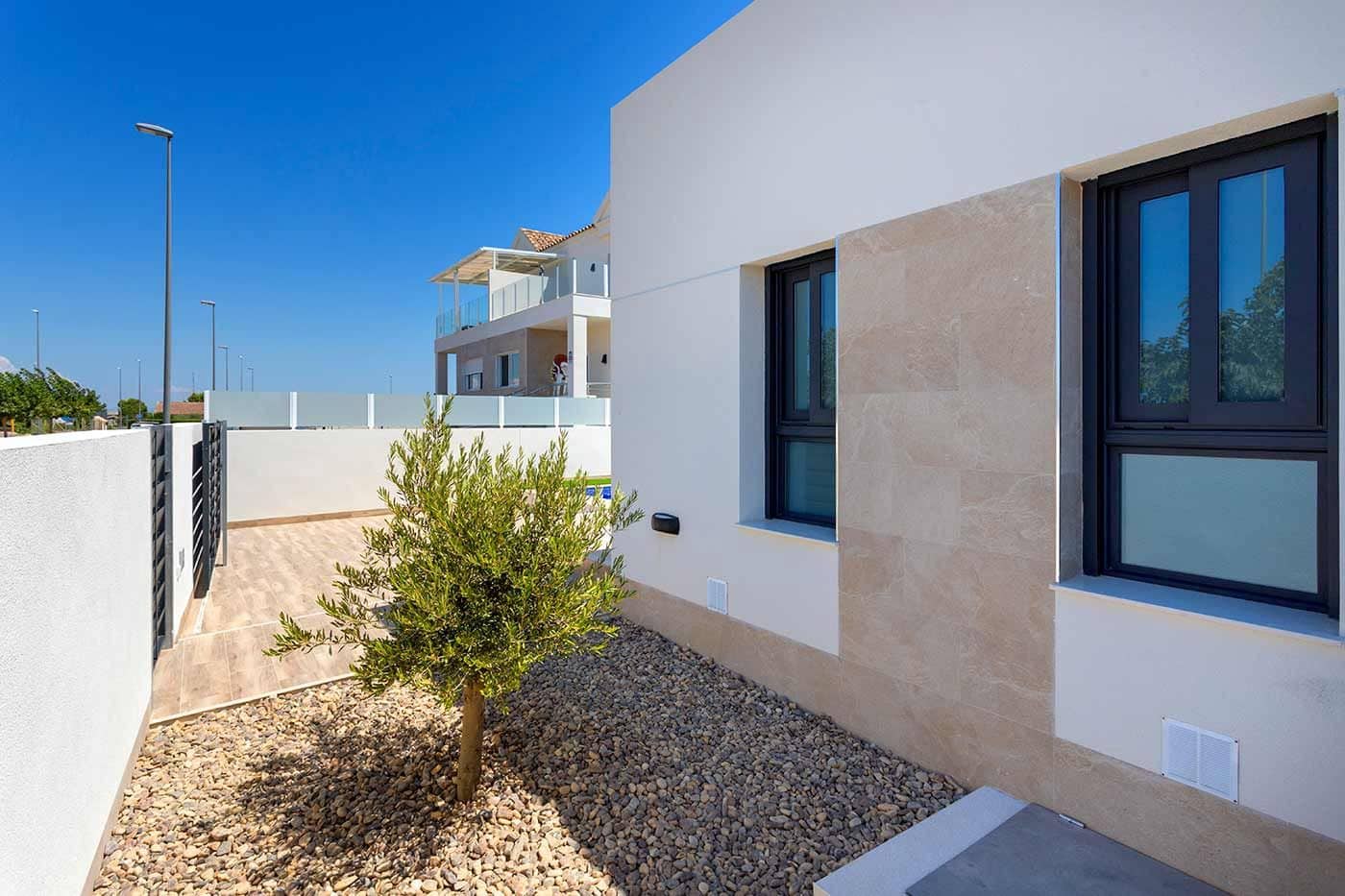 3 sypialnia Willa na sprzedaż w Daya Nueva z basenem garażem - 453 000 € (Ref: 9999606)