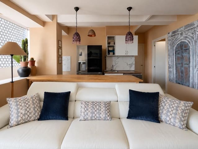 2 soveværelse Lejlighed til salg i Alicante by med garage - € 341.000 (Ref: 9999607)