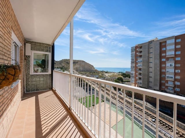 2 soveværelse Lejlighed til salg i Alicante by med garage - € 341.000 (Ref: 9999607)