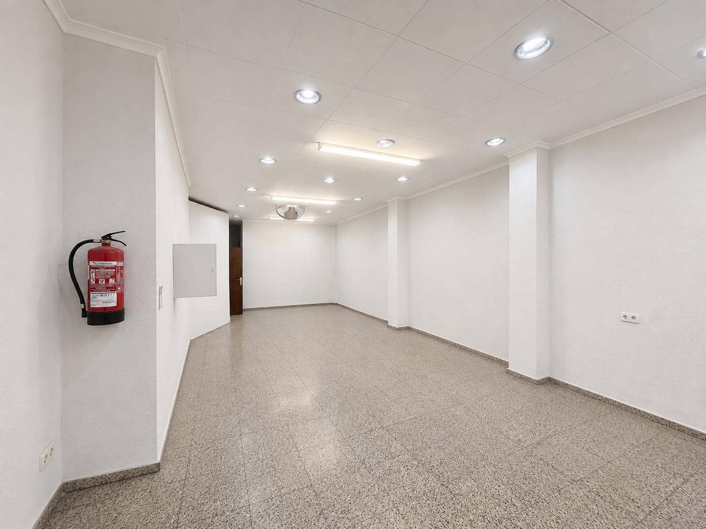 Commercieel te koop in Almansa - € 80.000 (Ref: 9999608)