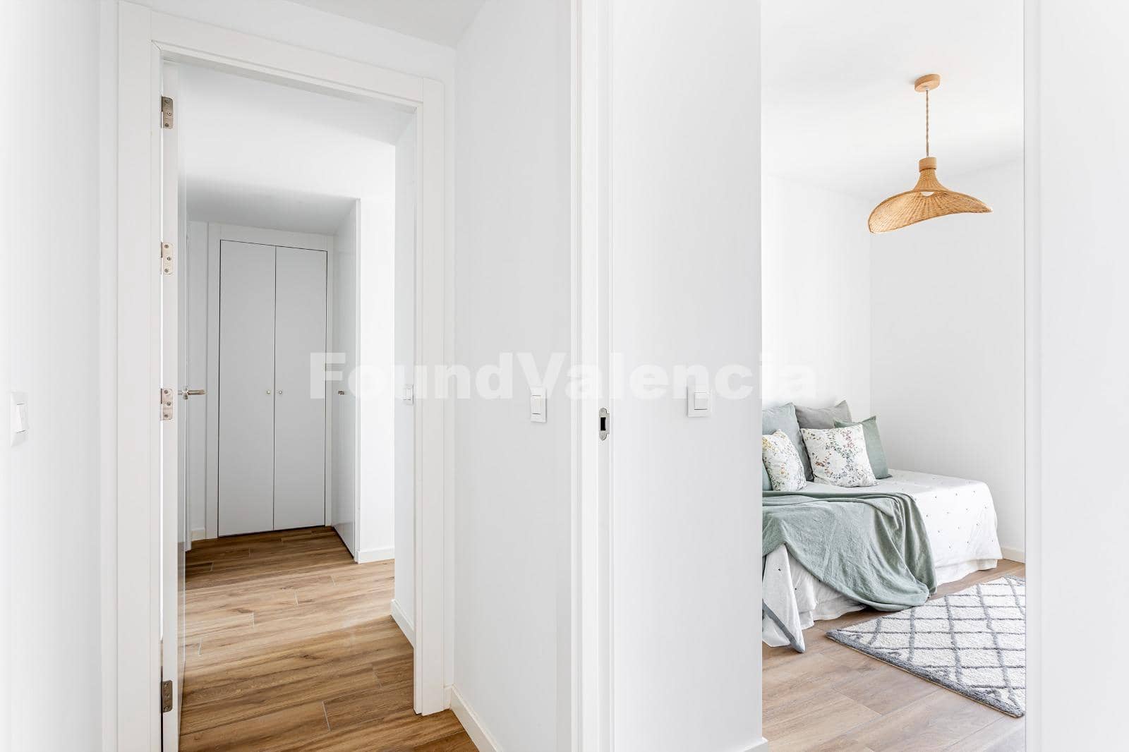 2 bedroom Apartment for sale in Valencia city with pool garage - € 430,000 (Ref: 10145307)