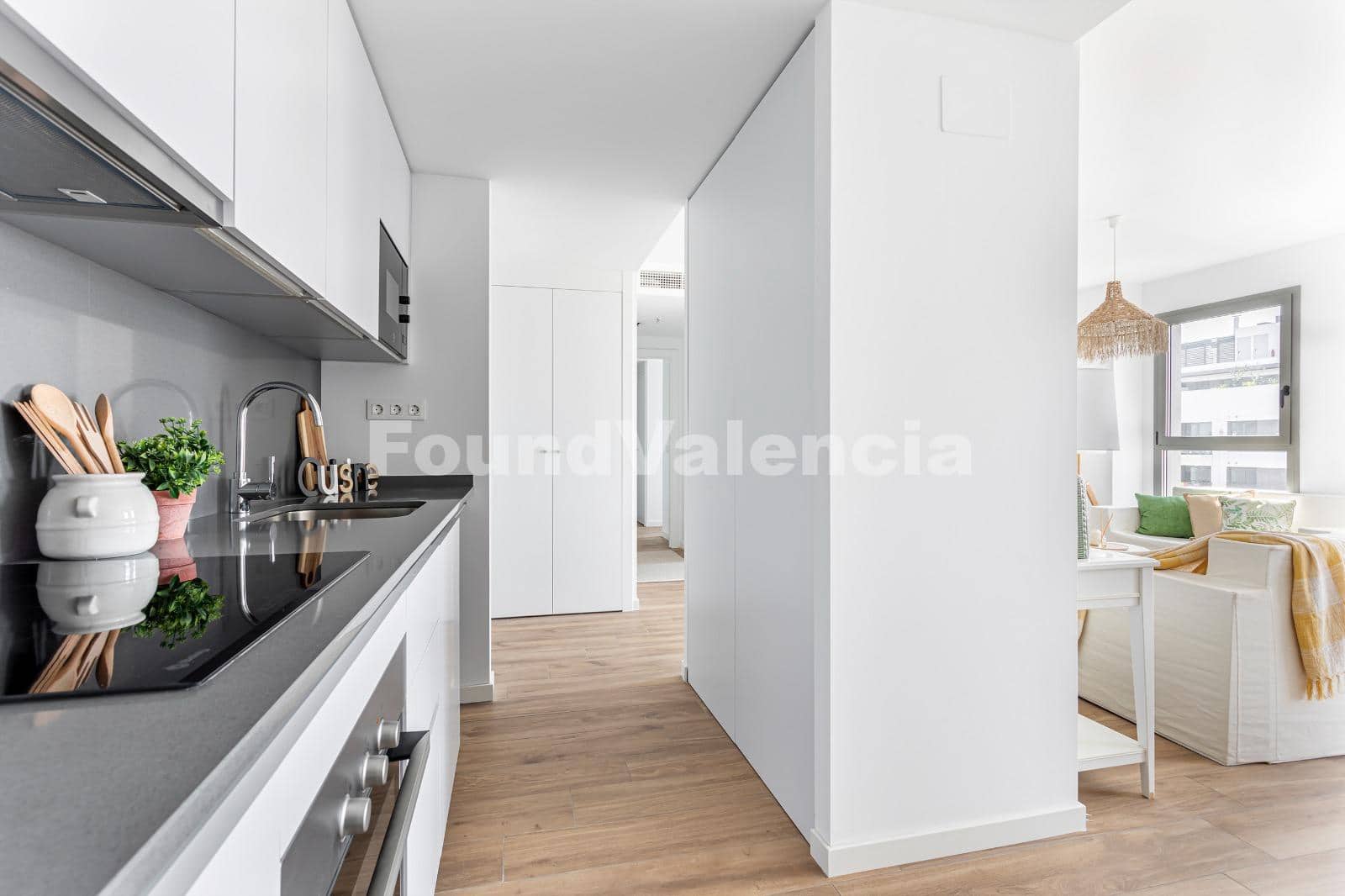 2 bedroom Apartment for sale in Valencia city with pool garage - € 430,000 (Ref: 10145307)