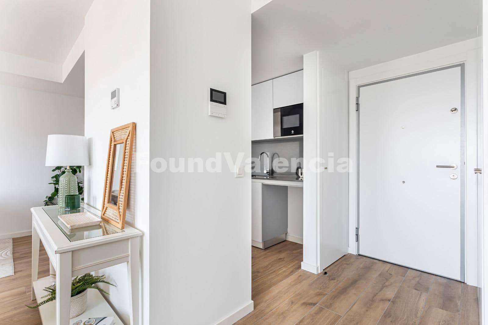 2 bedroom Apartment for sale in Valencia city with pool garage - € 430,000 (Ref: 10145307)