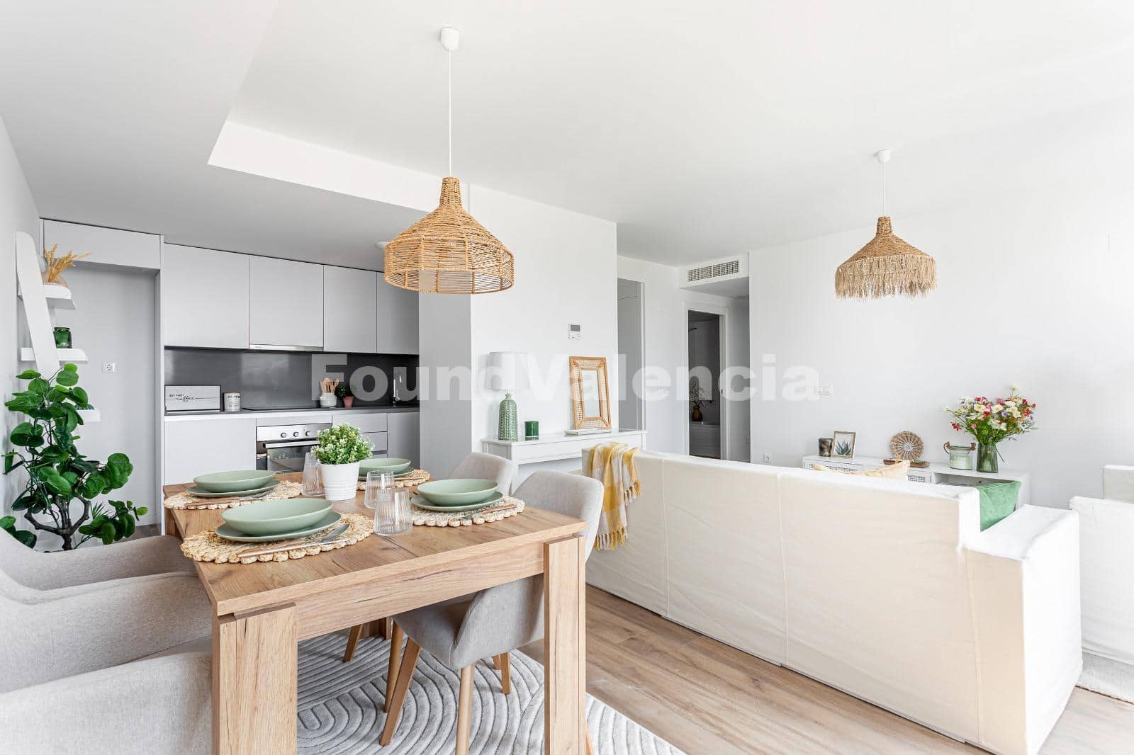 2 bedroom Apartment for sale in Valencia city with pool garage - € 430,000 (Ref: 10145307)