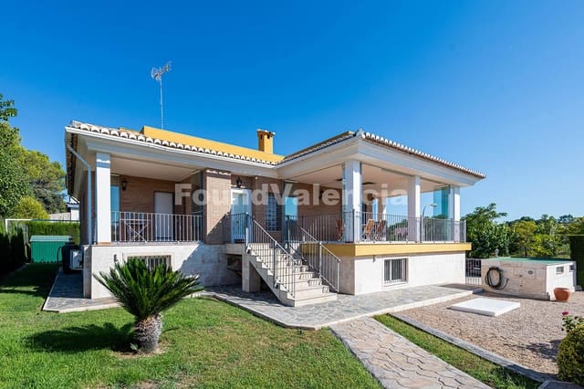 4 slaapkamer Villa te koop in Godelleta met garage - € 590.000 (Ref: 10145308)
