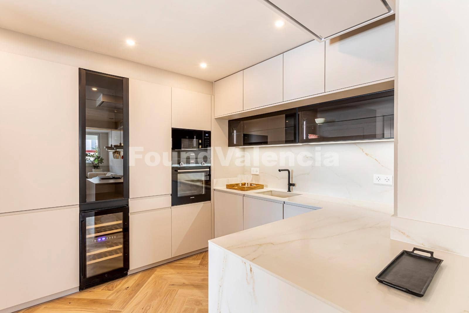 3 quarto Apartamento para venda em Valencia cidade com garagem - 1 690 000 € (Ref: 10145310)
