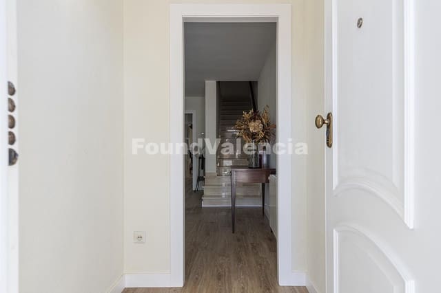 5 Zimmer Villa zu verkaufen in L'Eliana - 480.000 € (Ref: 10145311)