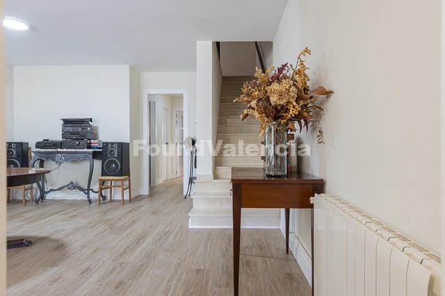 5 Zimmer Villa zu verkaufen in L'Eliana - 480.000 € (Ref: 10145311)