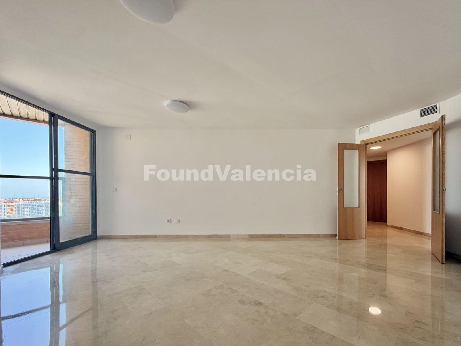 4 soveværelse Lejlighed til salg i Valencia by med swimmingpool garage - € 685.000 (Ref: 10145314)