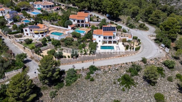 Chalet de 5 habitaciones en Oliva en venta con piscina - 1.250.000 € (Ref: 10145315)
