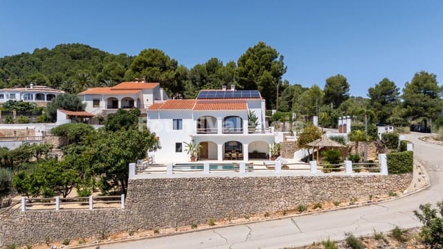Chalet de 5 habitaciones en Oliva en venta con piscina - 1.250.000 € (Ref: 10145315)