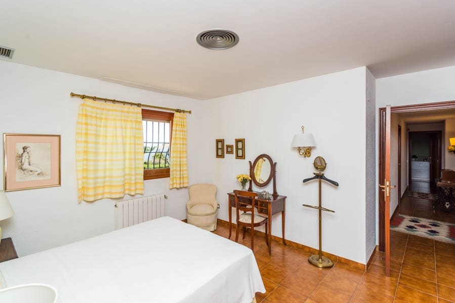 3 soveværelse Villa til salg i Torrent - € 669.000 (Ref: 4439971)