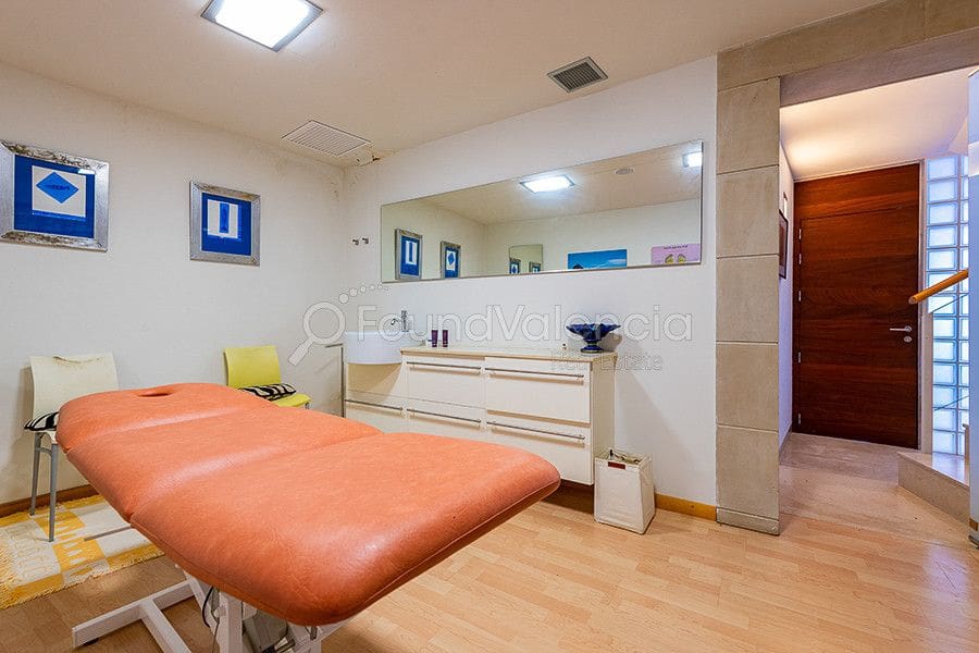 4 soverom Villa til salgs i Torrent - € 1 200 000 (Ref: 4440094)