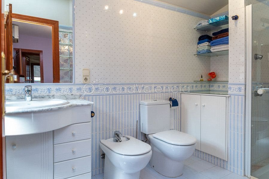 6 soveværelse Villa til salg i Chiva med swimmingpool garage - € 820.000 (Ref: 4665199)