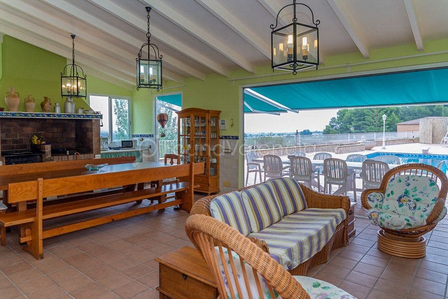 6 soveværelse Villa til salg i Chiva med swimmingpool garage - € 820.000 (Ref: 4665199)