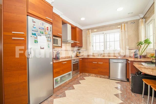 4 bedroom Villa for sale in Benaguasil - € 825,000 (Ref: 5199822)