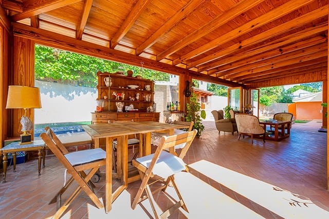 6 bedroom Villa for sale in Rocafort - € 1,600,000 (Ref: 5199850)