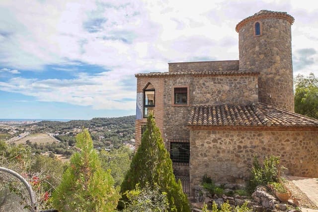 4 bedroom Villa for sale in Gilet - € 790,000 (Ref: 5199864)