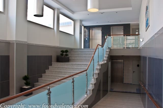 2 bedroom Apartment for sale in Tavernes de la Valldigna - € 285,000 (Ref: 5199885)