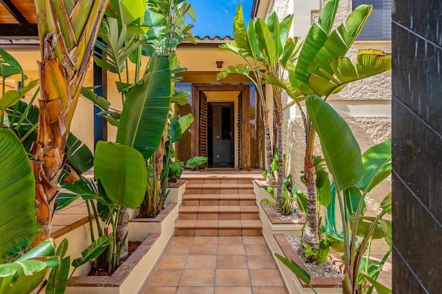 3 soveværelse Villa til salg i Chilches - € 540.000 (Ref: 5199932)