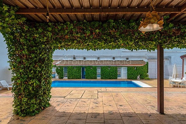 7 bedroom Finca/Country House for sale in Chiva - € 2,300,000 (Ref: 5199951)