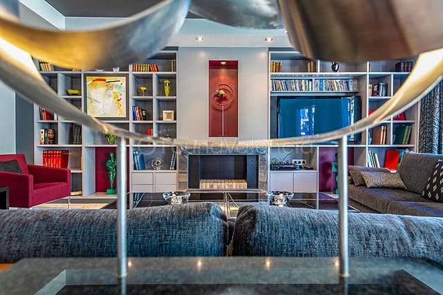 5 bedroom Apartment for sale in Valencia city - € 2,100,000 (Ref: 5199978)