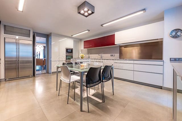 5 bedroom Apartment for sale in Valencia city - € 2,100,000 (Ref: 5199978)