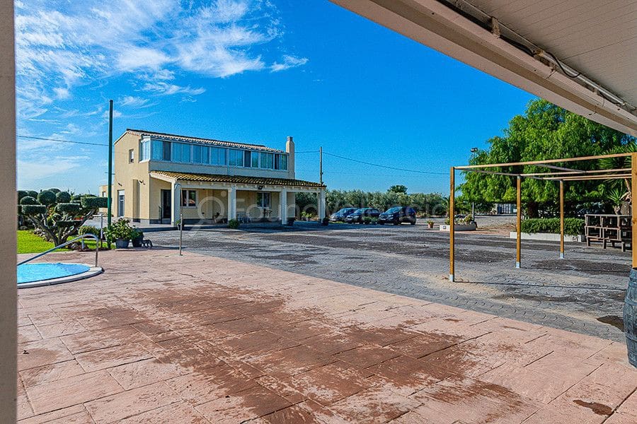 6 bedroom Villa for sale in Sagunto / Sagunt - € 975,000 (Ref: 6379416)