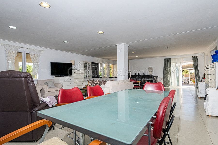 6 bedroom Villa for sale in Sagunto / Sagunt - € 975,000 (Ref: 6379416)