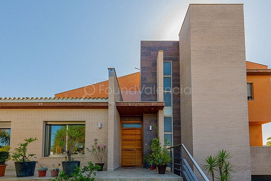 4 soveværelse Villa til salg i L'Alcudia - € 550.000 (Ref: 6379428)