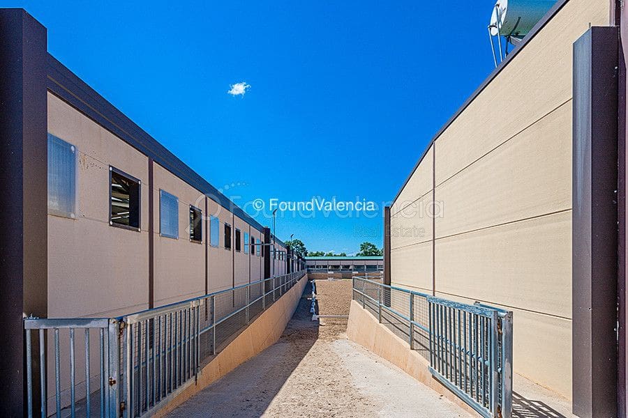 Finca/Landhuis te koop in Chiva - € 1.500.000 (Ref: 6379440)