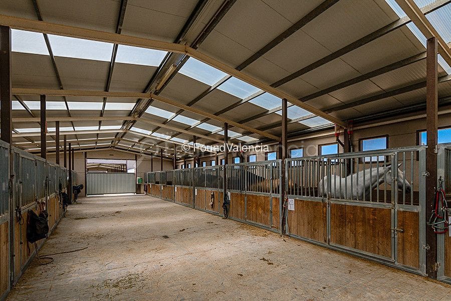 Finca/Landhuis te koop in Chiva - € 1.500.000 (Ref: 6379440)