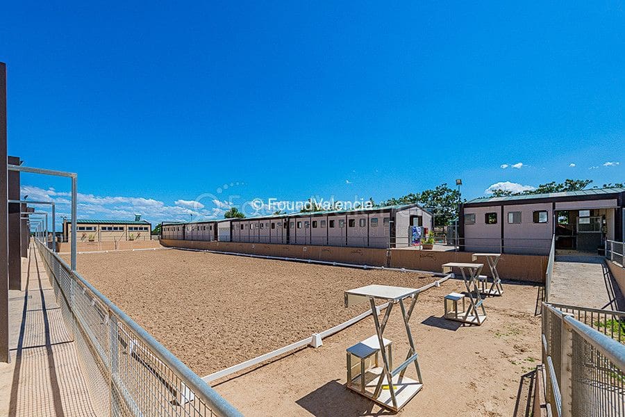 Finca/Landhuis te koop in Chiva - € 1.500.000 (Ref: 6379440)