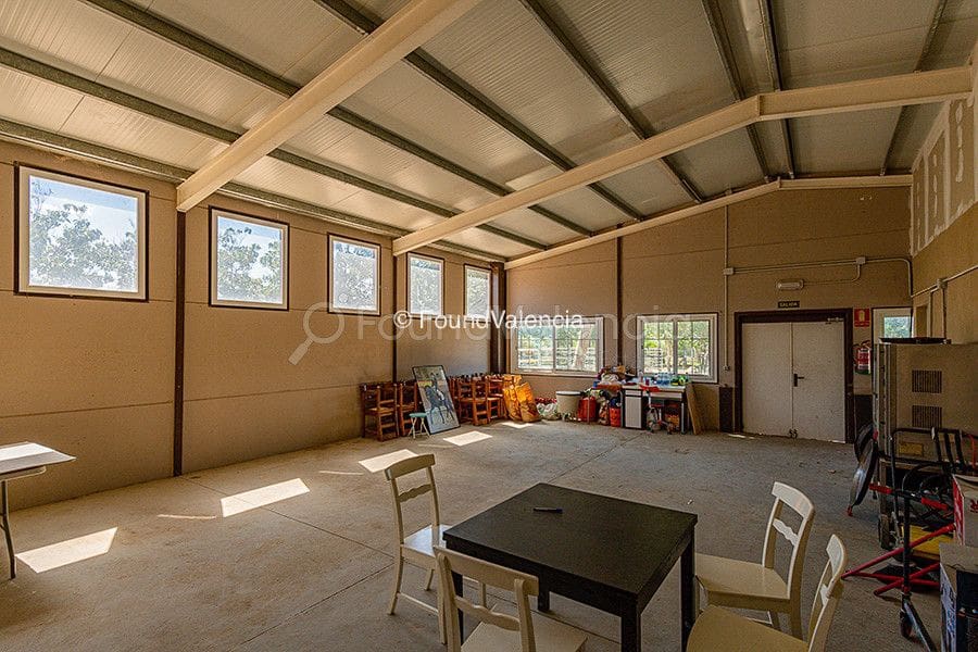 Finca/Landhuis te koop in Chiva - € 1.500.000 (Ref: 6379440)