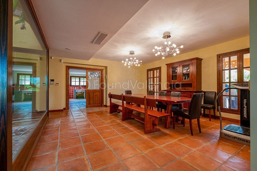 5 slaapkamer Villa te koop in San Antonio de Benageber - € 1.400.000 (Ref: 6386706)