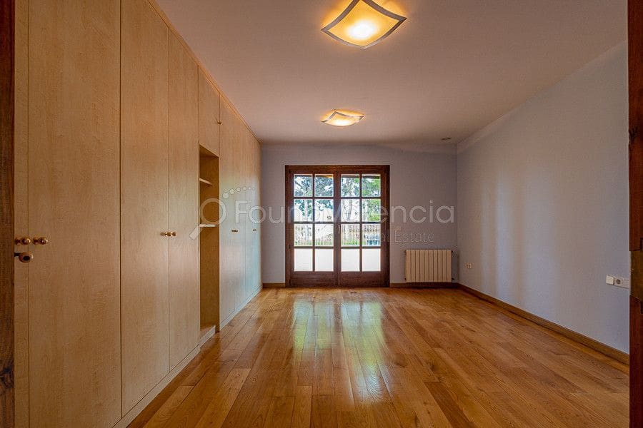 5 slaapkamer Villa te koop in San Antonio de Benageber - € 1.400.000 (Ref: 6386706)