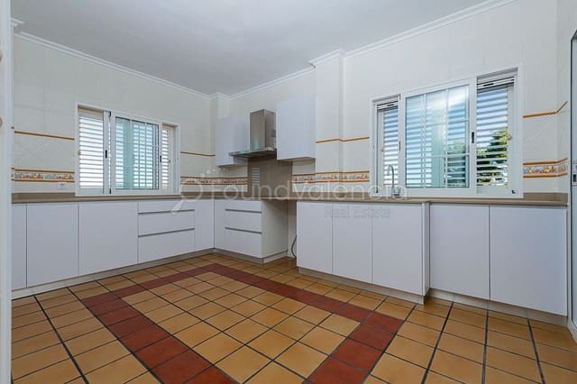 3 bedroom Villa for sale in Gilet - € 450,000 (Ref: 6428892)