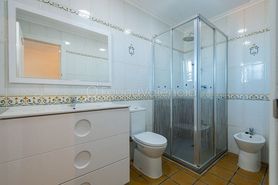 3 soverom Villa til salgs i Gilet - € 450 000 (Ref: 6428892)