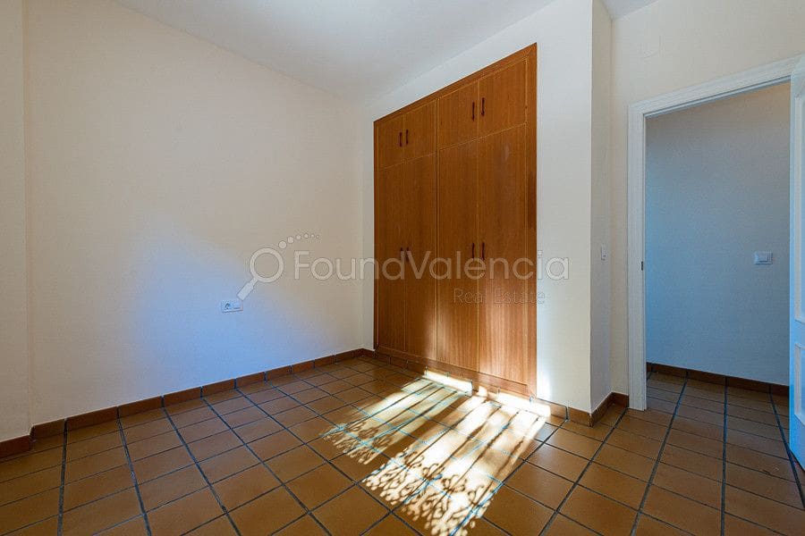 3 soverom Villa til salgs i Gilet - € 450 000 (Ref: 6428892)