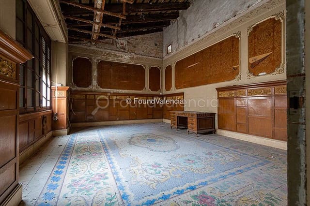 Townhouse for sale in Valencia city - € 7,000,000 (Ref: 6559746)