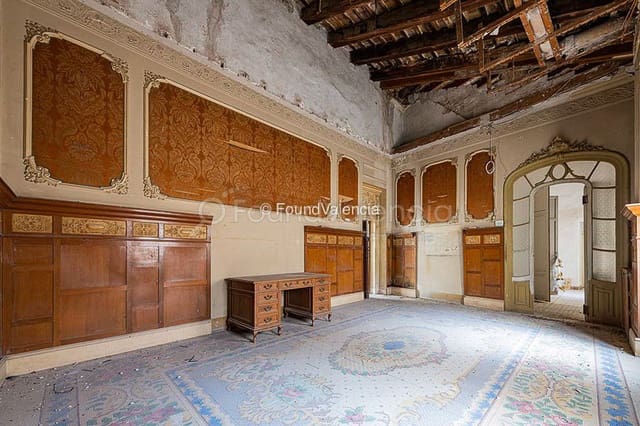 Townhouse for sale in Valencia city - € 7,000,000 (Ref: 6559746)