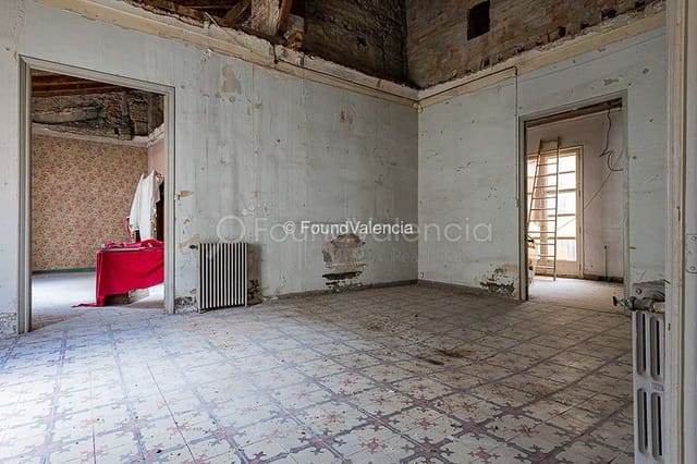 Townhouse for sale in Valencia city - € 7,000,000 (Ref: 6559746)