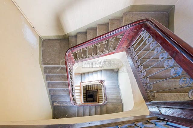 Townhouse for sale in Valencia city - € 7,000,000 (Ref: 6559746)