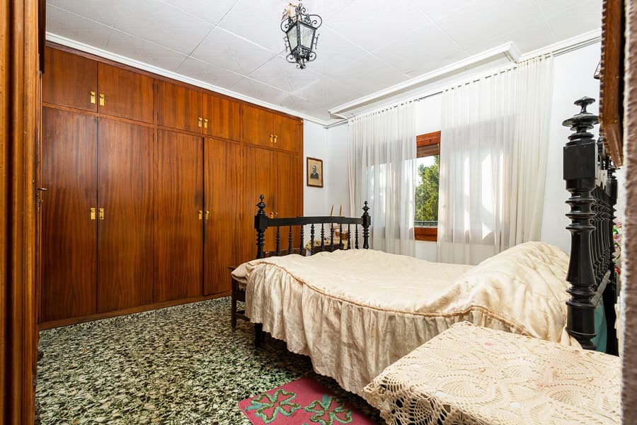 5 soveværelse Villa til salg i Gilet - € 620.000 (Ref: 6593563)