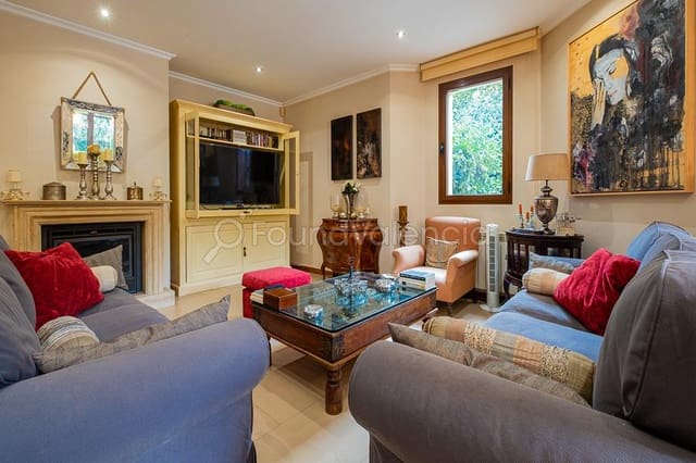 7 makuuhuone Huvila myytävänä paikassa Bétera - 950 000 € (Ref: 7013527)