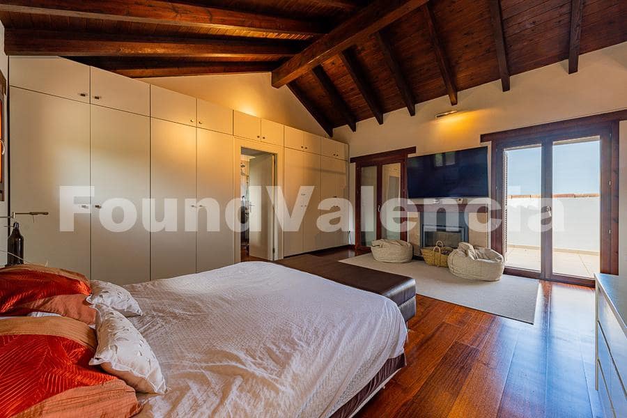 4 sovrum Villa till salu i Requena - 880 001 € (Ref: 7183349)