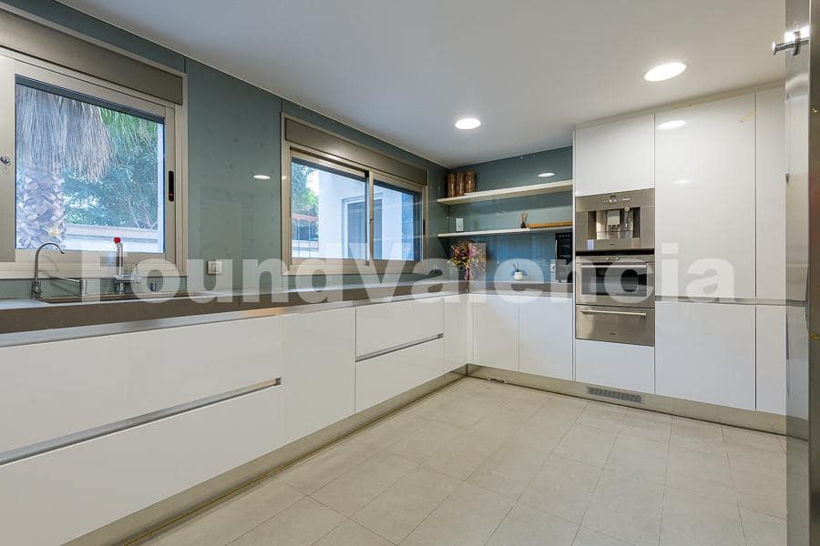 5 slaapkamer Villa te koop in Rocafort - € 1.800.000 (Ref: 7244280)